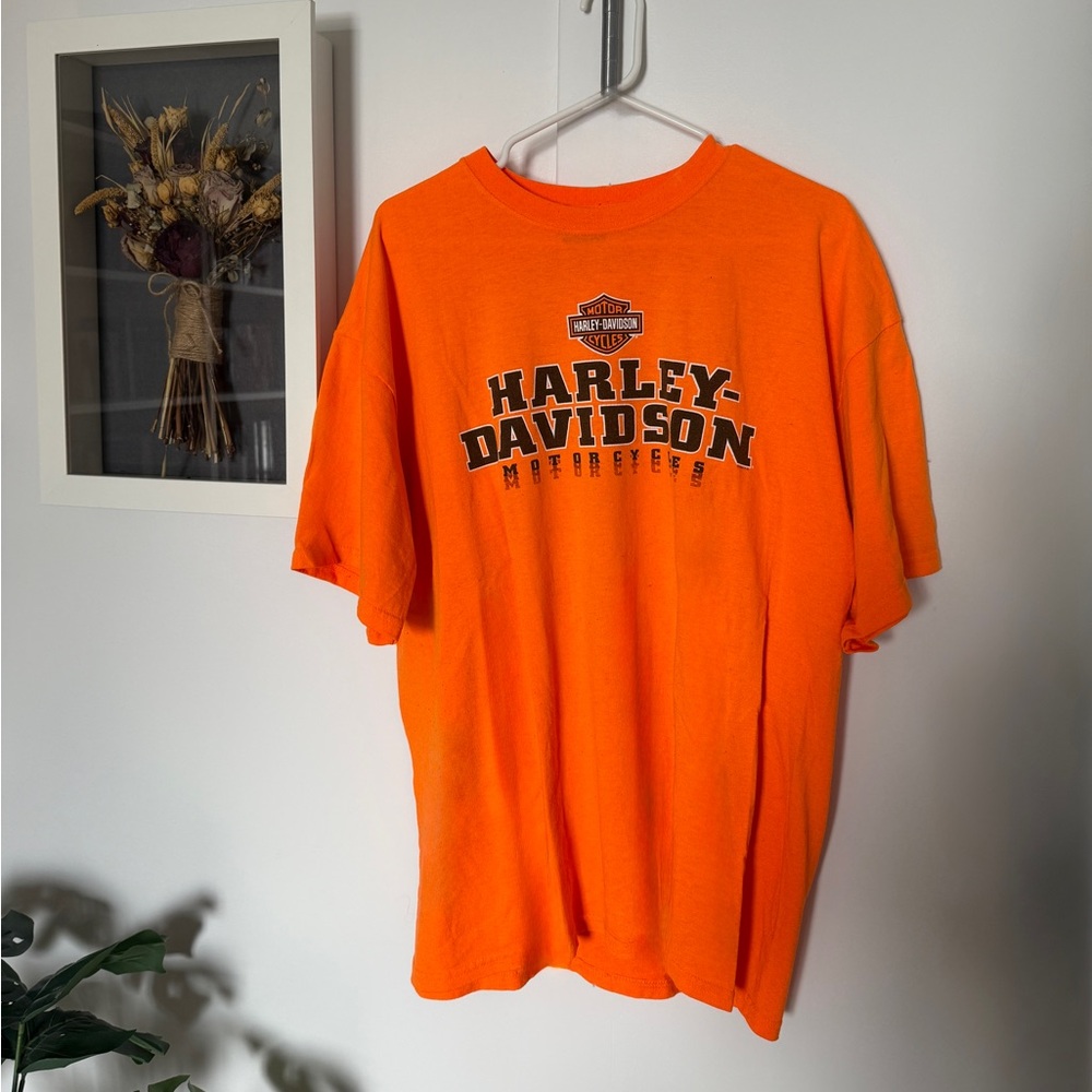 Vintage bright orange Harley Davidson tshirt 🏍️